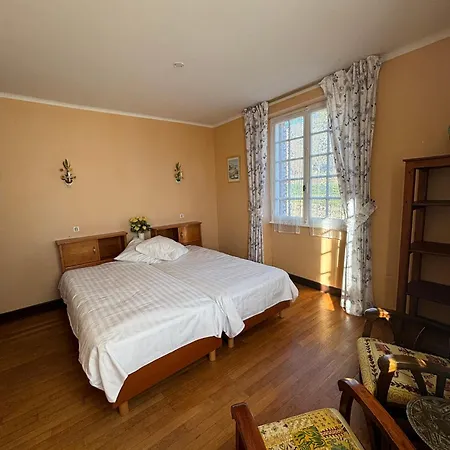 Des Ruines De Merle Oda ve Kahvaltı