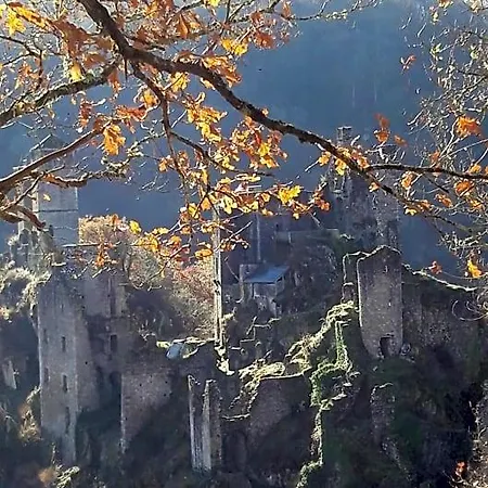 Des Ruines De Merle